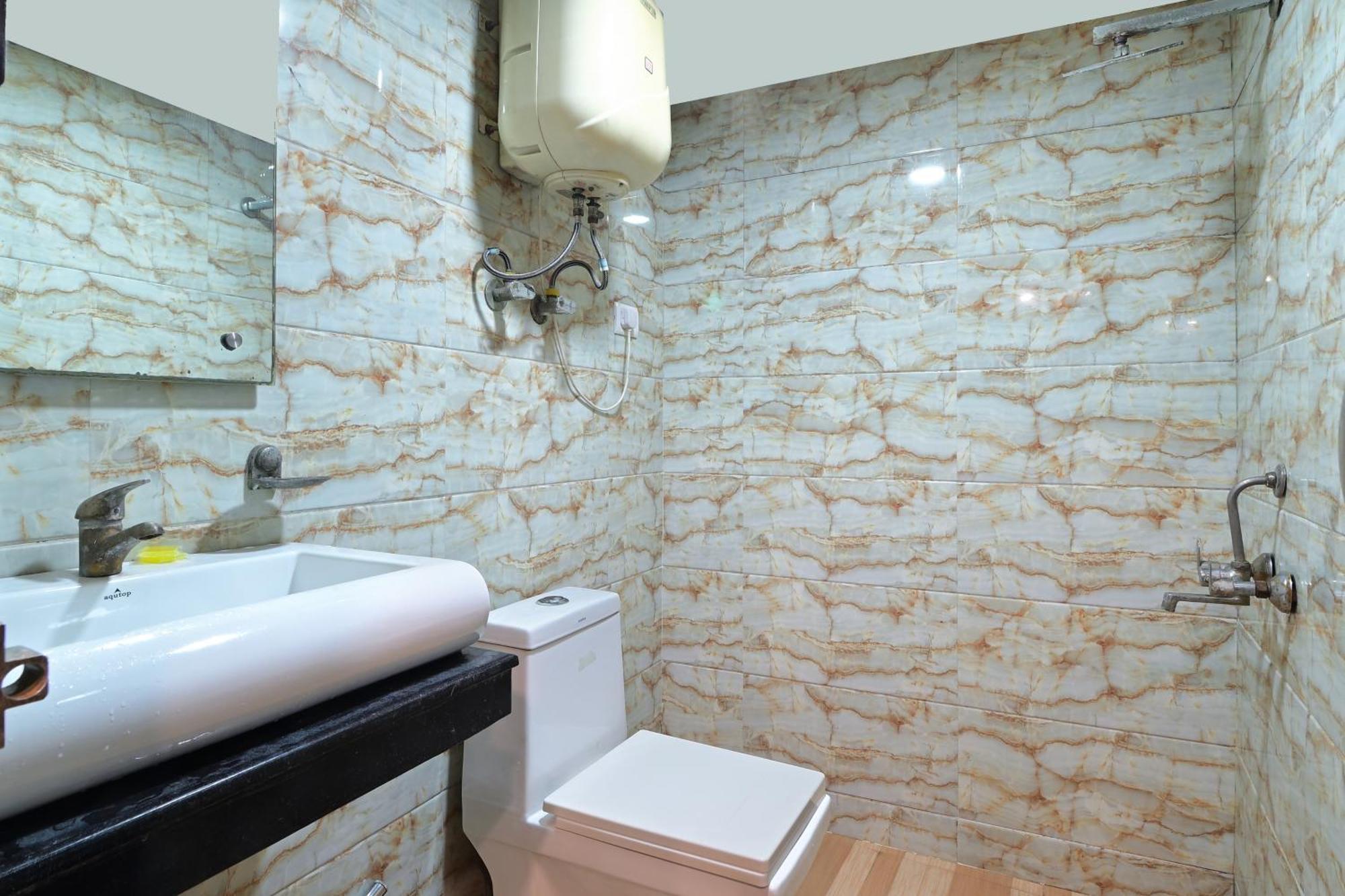 Hotel Glow Inn Paharganj-3 Mins Walk From New Delhi Railway Station Dış mekan fotoğraf
