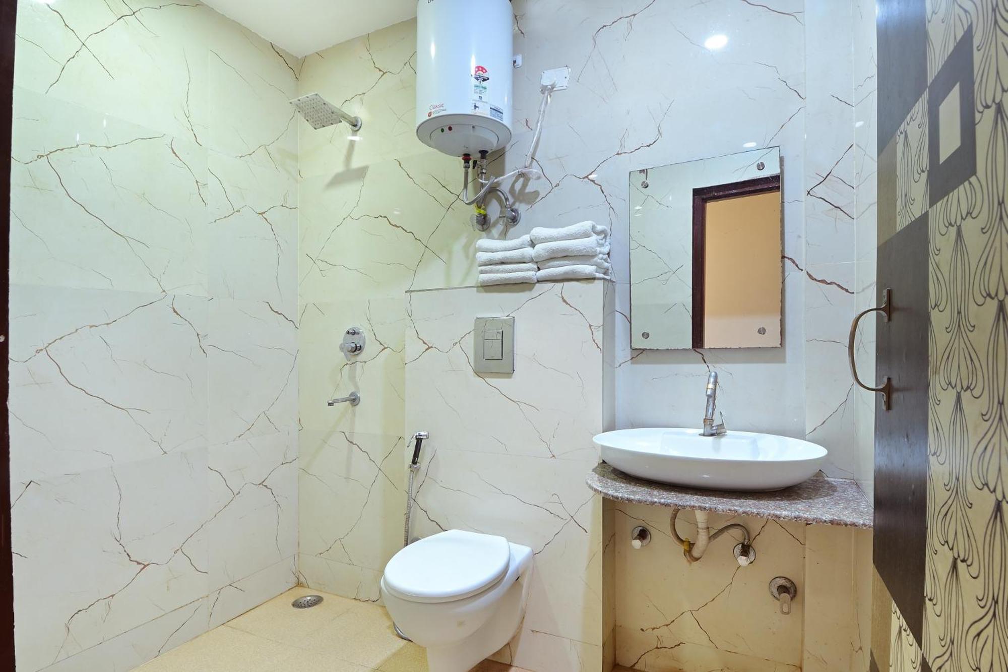 Hotel Glow Inn Paharganj-3 Mins Walk From New Delhi Railway Station Dış mekan fotoğraf